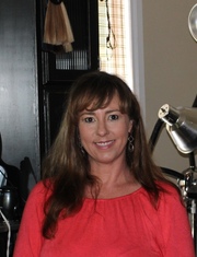 photo of Diane Polak, Owner